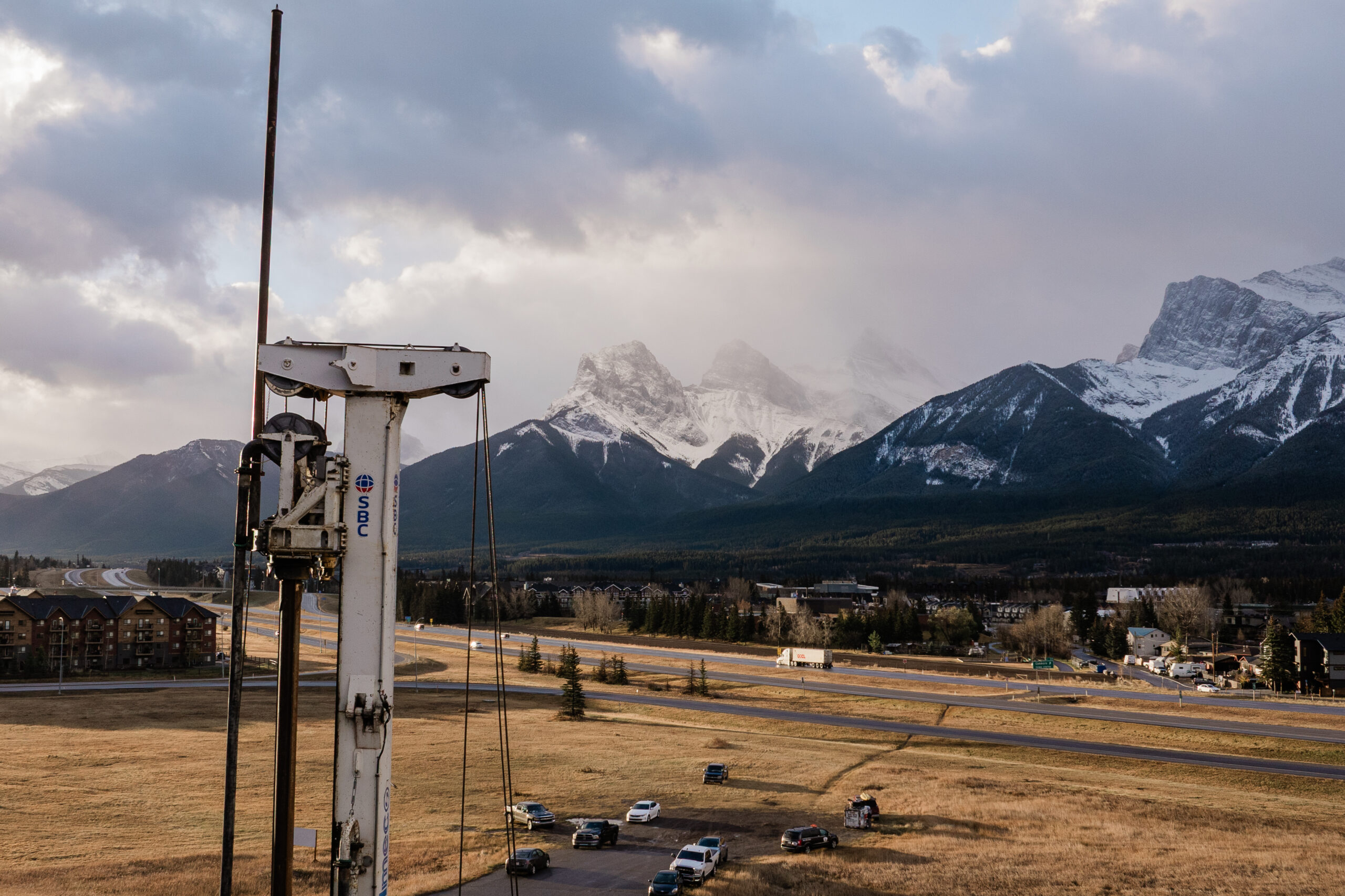 default jobsite photos with the mountains behind